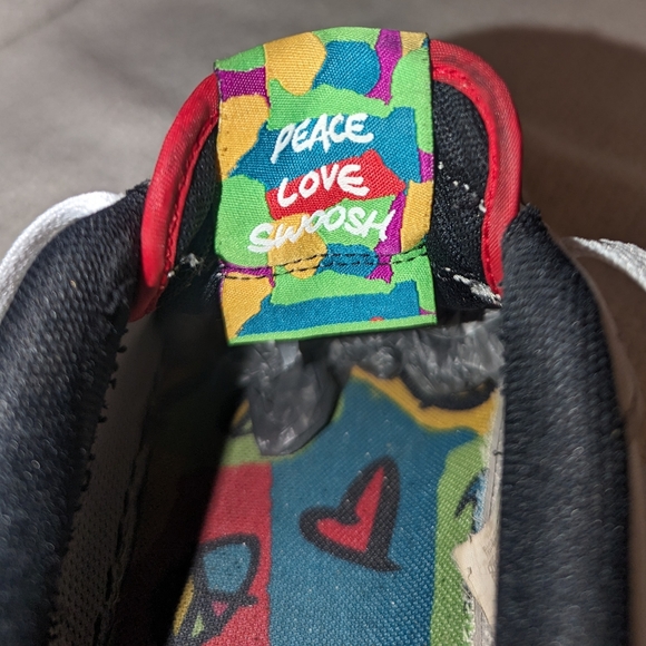 RARE Nike Air Force 1  Peace Love Swoosh Low - White Leather Sneakers Size 7Y - Picture 6 of 10